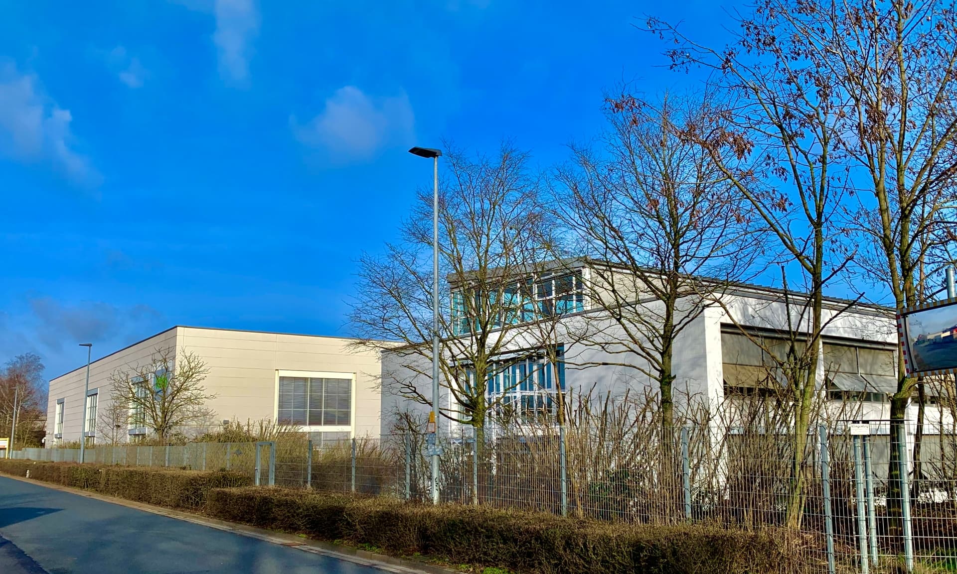 Bürogebäude mit Produktionshalle, Auf Bösselhagen 9 in Wunstorf
